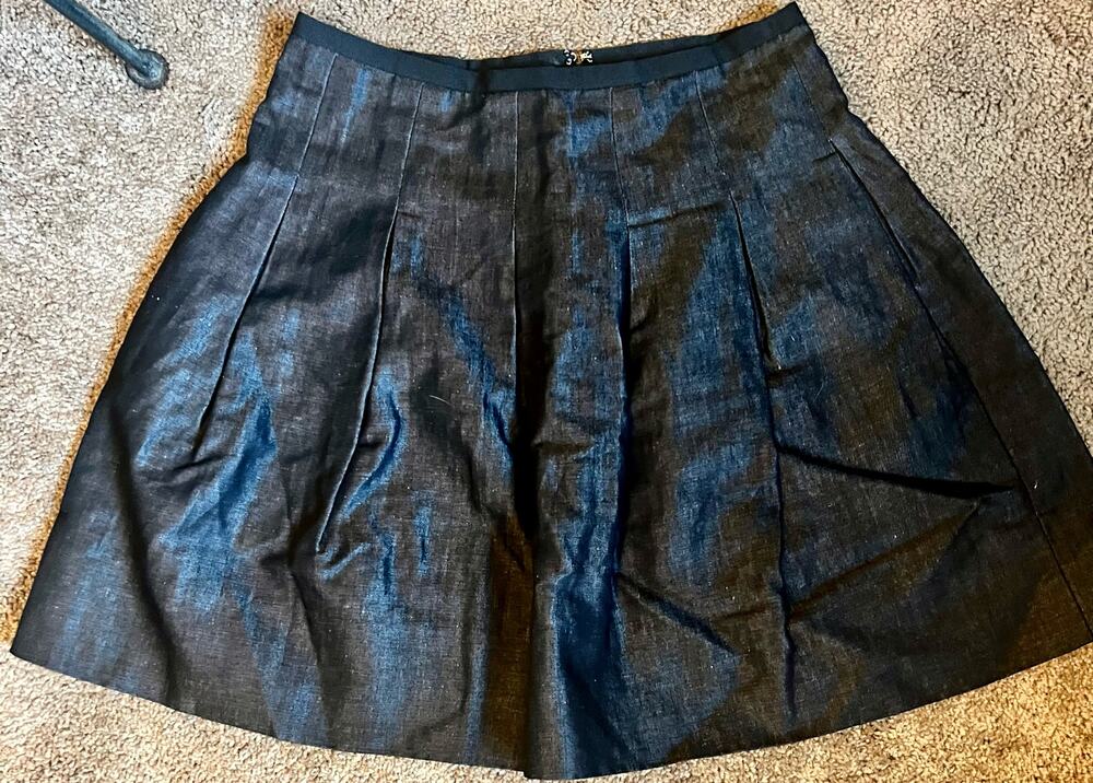 Gap Pleated Skirt -Black Womenโs SZ 0